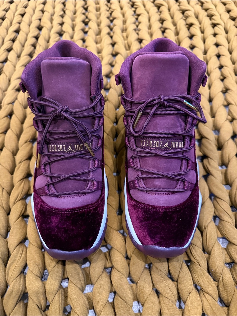 Air Jordan 11 Retro Burgundy Velvet
